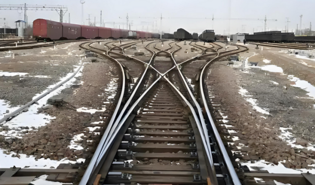 PA视讯游戏新品道岔跳线：铁路安全运行的“守护者”